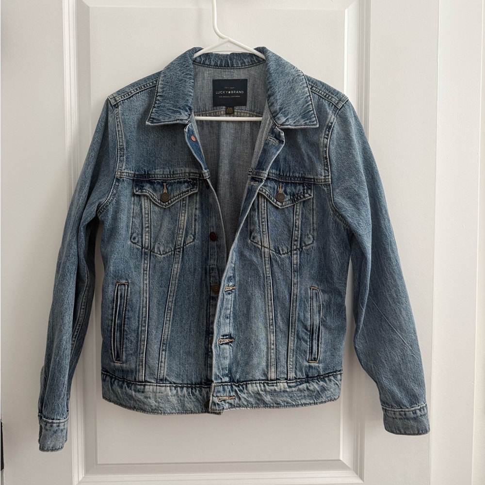 Like new Lucky Brand Tomboy Trucker Denim Blue Jean Jacket size large